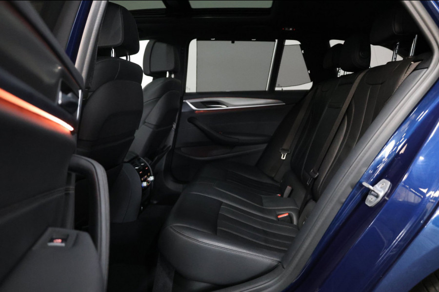 BMW 5 Serie Touring 540i xDrive M-Sport LED/VIRTUAL/SFEER/PANO/LEER+S.VERWARMING+MEMORY/19" LMV/360/ACC/ECC/12 MND GARANTIE!