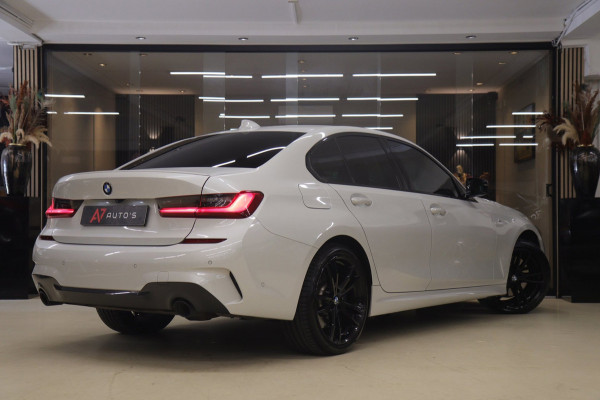 BMW 3-serie 330e High Executive M Sport /PANO/SFEER/CARPLAY/CAM/BOMVOL