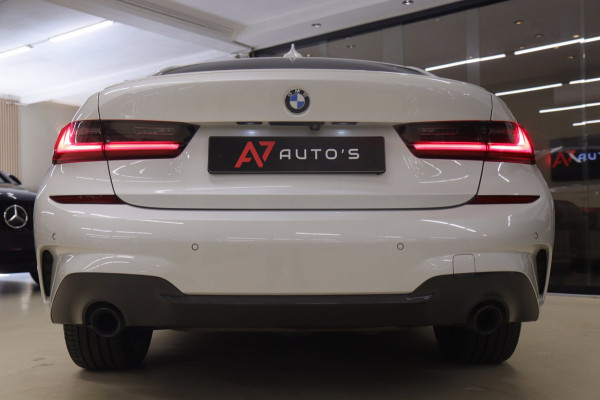BMW 3-serie 330e High Executive M Sport /PANO/SFEER/CARPLAY/CAM/BOMVOL