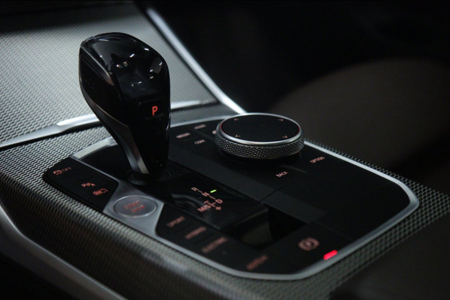 BMW 3-serie 330e High Executive M Sport /PANO/SFEER/CARPLAY/CAM/BOMVOL