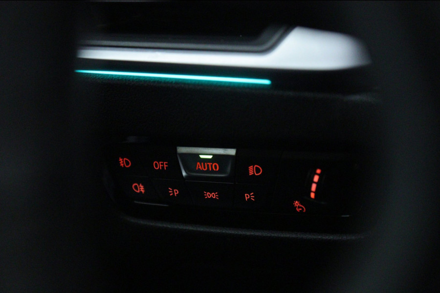 BMW 3-serie 330e High Executive M Sport /PANO/SFEER/CARPLAY/CAM/BOMVOL