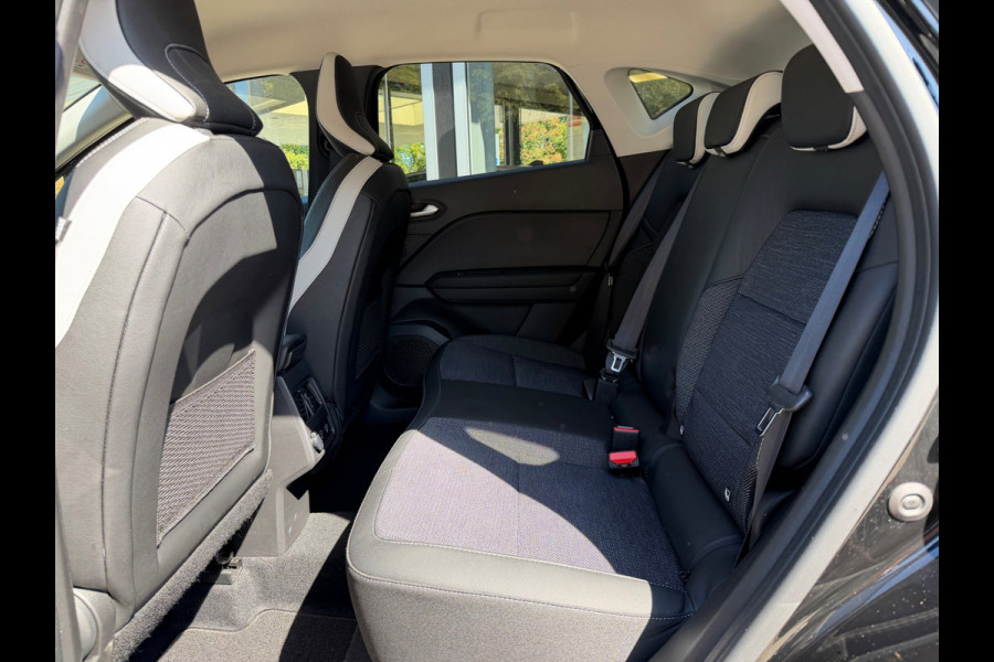 Renault Captur 1.6 E-Tech full hybrid 145 Techno / Camera / Parkeerhulp v+a