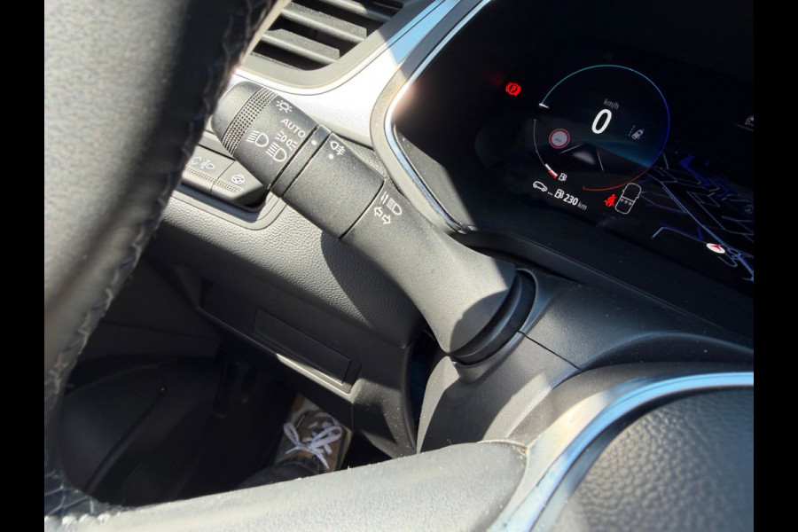 Renault Captur 1.6 E-Tech full hybrid 145 Techno / Camera / Parkeerhulp v+a