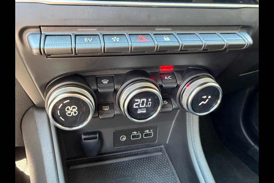 Renault Captur 1.6 E-Tech full hybrid 145 Techno / Camera / Parkeerhulp v+a
