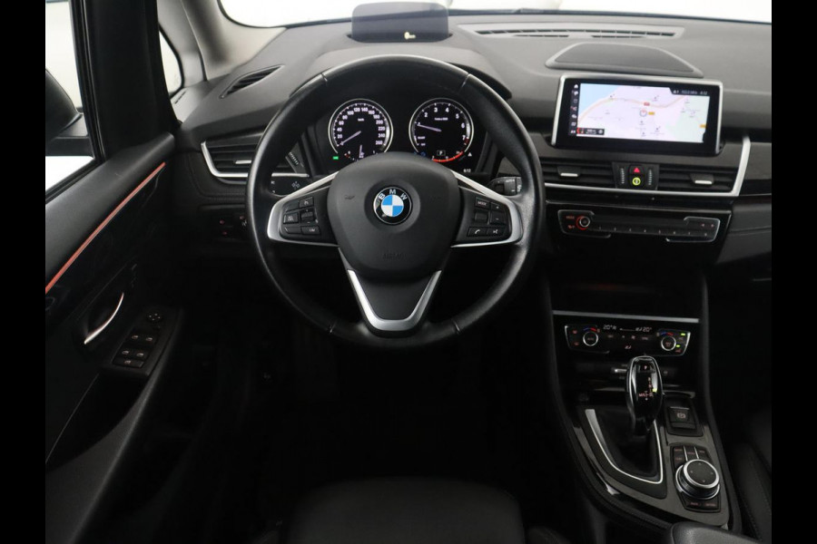 BMW 2 Serie Gran Tourer 218i Business Edition Plus | Trekhaak | Head up | Half Leder | Climate control | Park assist | Cruise control | Full LED |