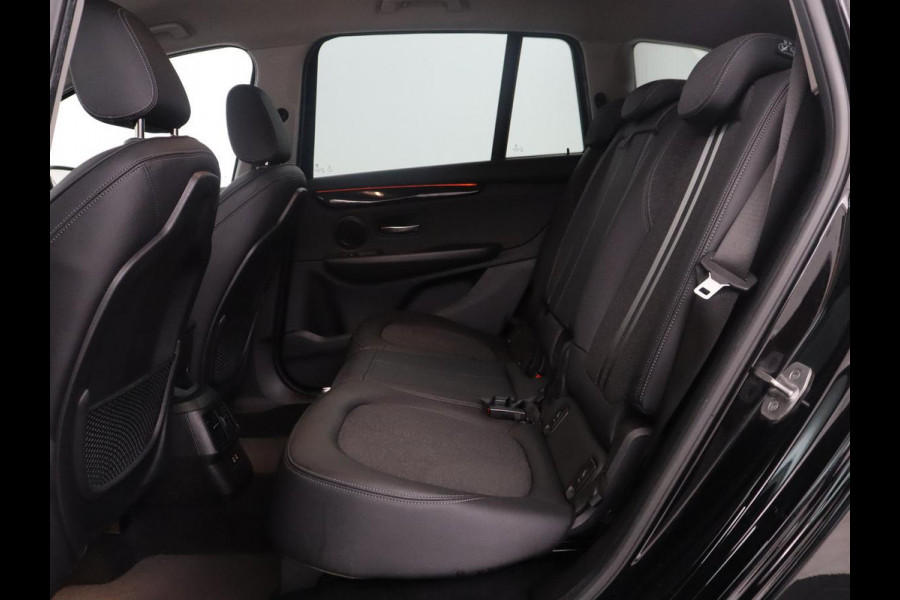 BMW 2 Serie Gran Tourer 218i Business Edition Plus | Trekhaak | Head up | Half Leder | Climate control | Park assist | Cruise control | Full LED |
