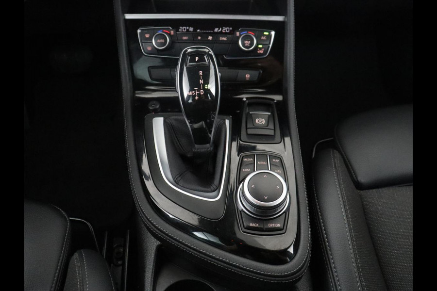 BMW 2 Serie Gran Tourer 218i Business Edition Plus | Trekhaak | Head up | Half Leder | Climate control | Park assist | Cruise control | Full LED |