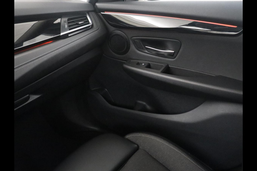 BMW 2 Serie Gran Tourer 218i Business Edition Plus | Trekhaak | Head up | Half Leder | Climate control | Park assist | Cruise control | Full LED |