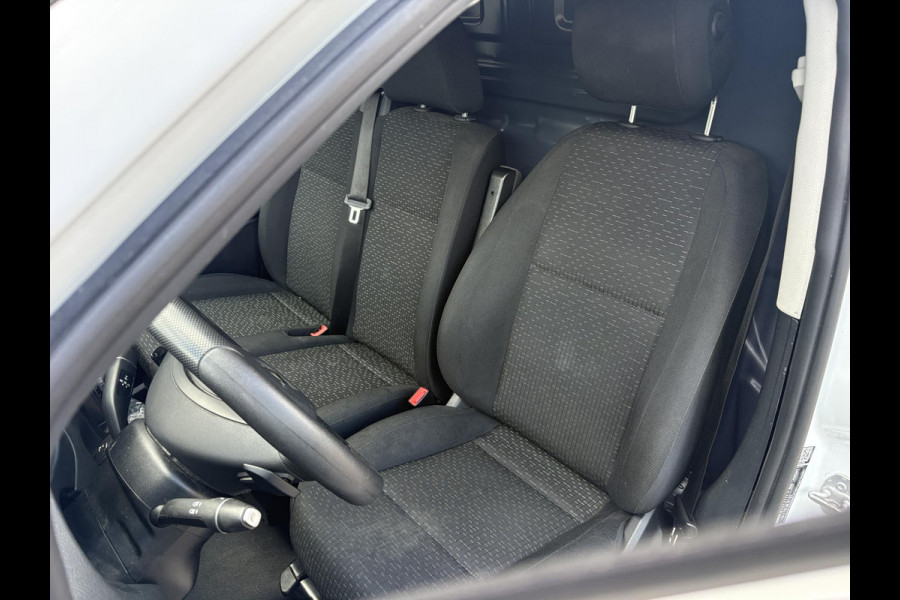 Mercedes-Benz eVito Lang 41 kWh | Elektrisch | Airco | Stoelverwarming | Camera | Houten laadvloer | Bluetooth / Carplay |