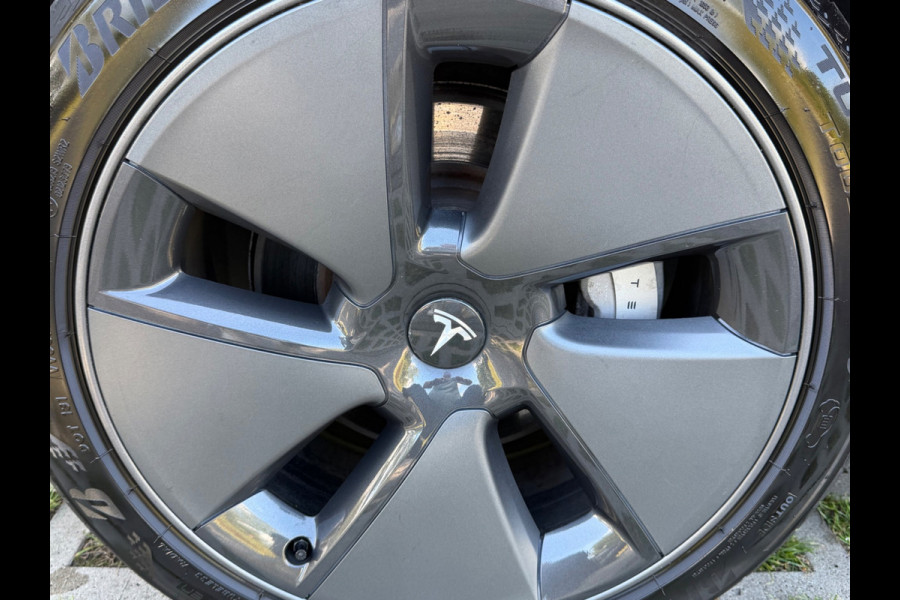 Tesla Model 3 Standard RWD Plus 60 kWh, facelift, parelmoer wit, panoramadak, lederen interieur, 360 camera