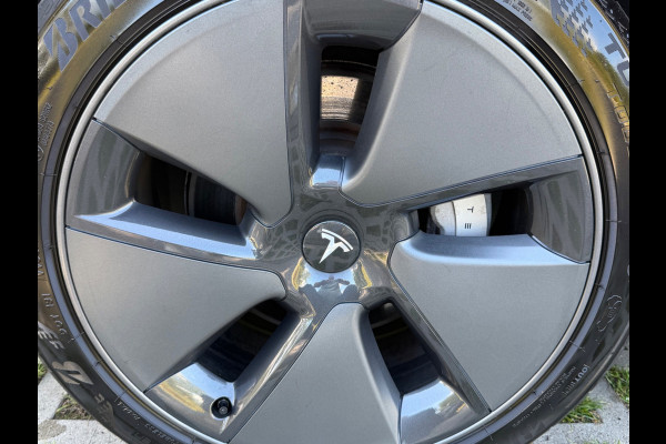 Tesla Model 3 Standard RWD Plus 60 kWh, facelift, parelmoer wit, panoramadak, lederen interieur, 360 camera