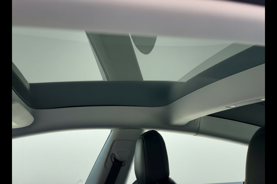 Tesla Model 3 Standard RWD Plus 60 kWh, facelift, parelmoer wit, panoramadak, lederen interieur, 360 camera
