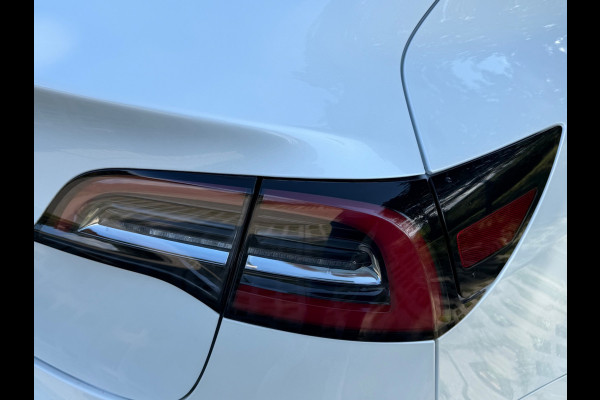Tesla Model 3 Standard RWD Plus 60 kWh, facelift, parelmoer wit, panoramadak, lederen interieur, 360 camera