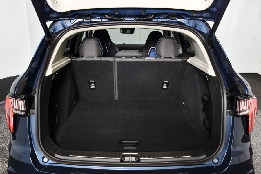 Lynk & Co 01 1.5 PHEV 261PK MY22 | Afn. Trekhaak | 360 Camera | 7 .4 kWh Boordlader | S/K-panodak | Adapt. Cruise | Memory | Elek. klep | LM 20" |