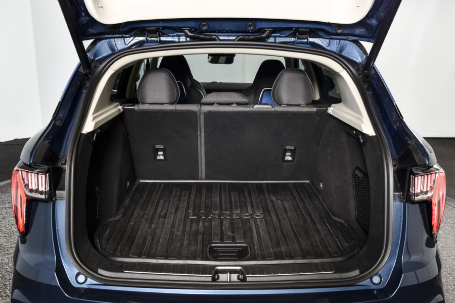 Lynk & Co 01 1.5 PHEV 261PK MY22 | Afn. Trekhaak | 360 Camera | 7 .4 kWh Boordlader | S/K-panodak | Adapt. Cruise | Memory | Elek. klep | LM 20" |
