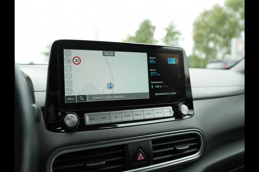Hyundai Kona EV Premium 64 kWh | Head-up display | stuur verwarmd | Cruise control adaptief | Apple Carplay/Android Auto