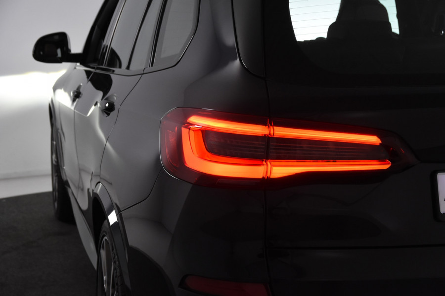 BMW X5 M50i *Panoramadak*Luchtvering*FULL-OPTIONS*