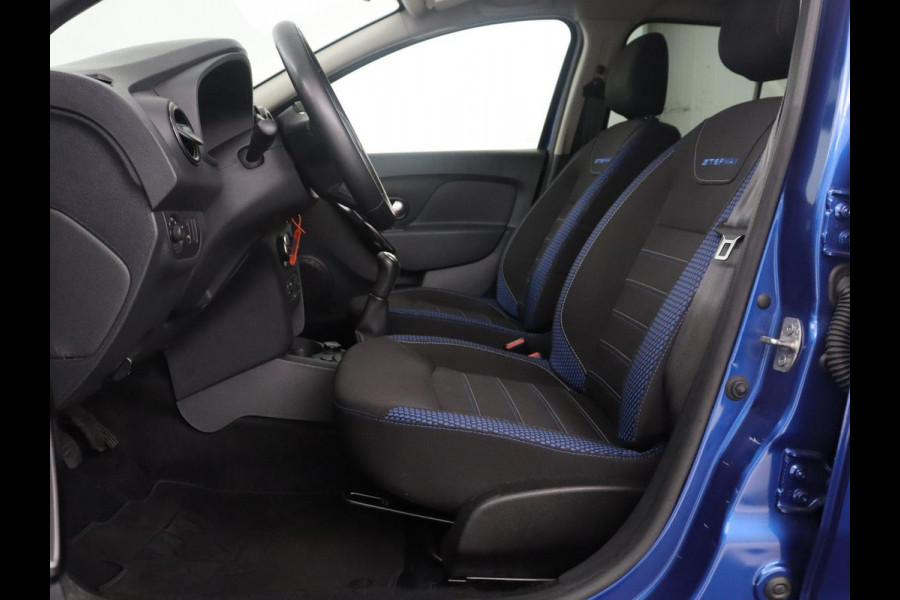 Dacia Logan MCV 1.0 TCe Bi-Fuel Stepway Serie Limitee 15th Anniv. | Cruise control | Camera | Bluetooth | DAB | Park assist | Climate control | Navigatie |