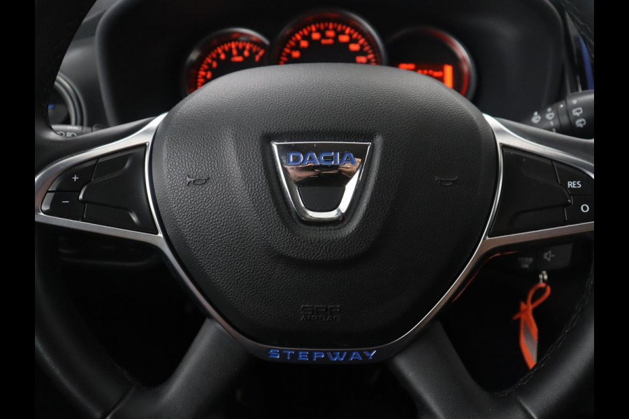 Dacia Logan MCV 1.0 TCe Bi-Fuel Stepway Serie Limitee 15th Anniv. | Cruise control | Camera | Bluetooth | DAB | Park assist | Climate control | Navigatie |