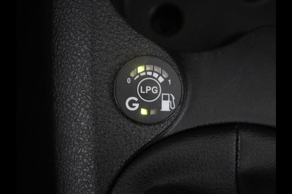 Dacia Logan MCV 1.0 TCe Bi-Fuel Stepway Serie Limitee 15th Anniv. | Cruise control | Camera | Bluetooth | DAB | Park assist | Climate control | Navigatie |