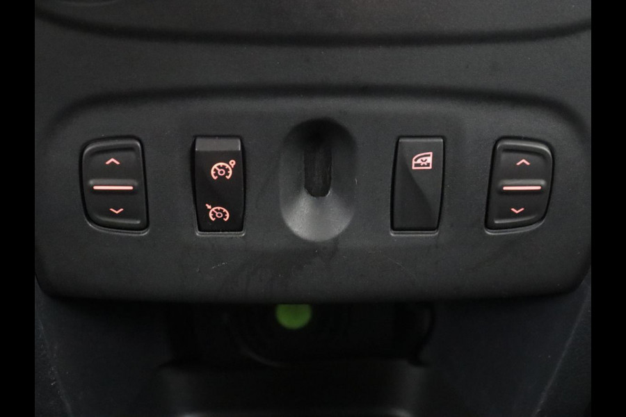 Dacia Logan MCV 1.0 TCe Bi-Fuel Stepway Serie Limitee 15th Anniv. | Cruise control | Camera | Bluetooth | DAB | Park assist | Climate control | Navigatie |