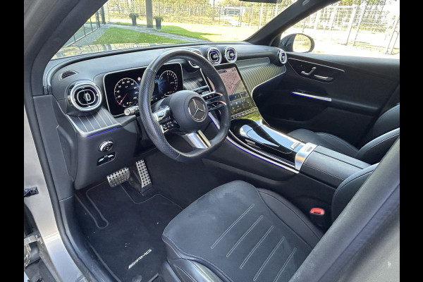Mercedes-Benz GLC 300e AMG // Panoramadak // Trekhaak // Achterbank Verwarming // 360 Camera // Memory // Carplay // Night Pakket