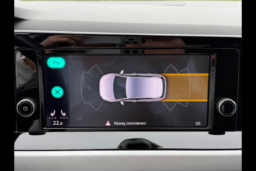 Volkswagen Golf 1.0 TSI Life, digitaal cockpit, stoelverwarming, sfeerverlichting, cruise controle