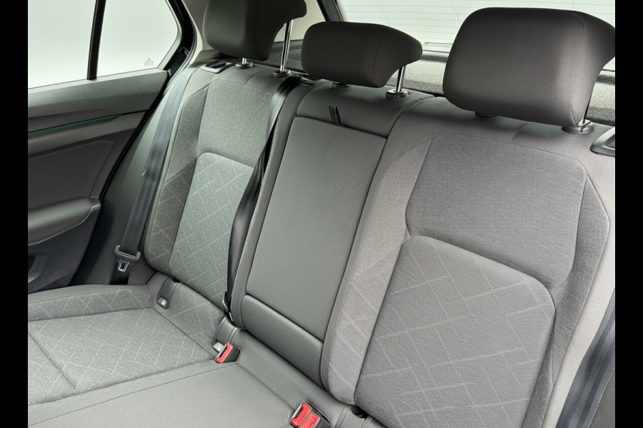 Volkswagen Golf 1.0 TSI Life, digitaal cockpit, stoelverwarming, sfeerverlichting, cruise controle