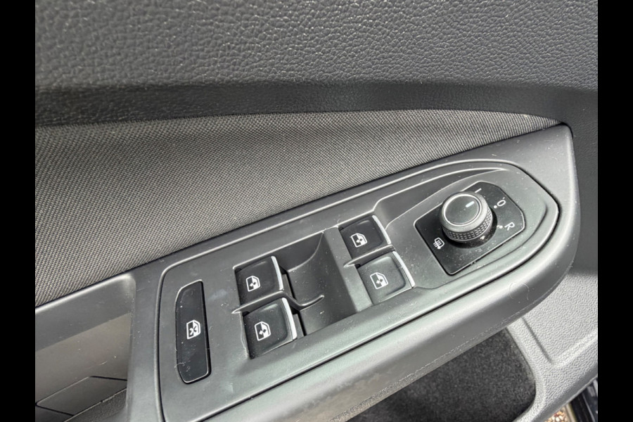 Volkswagen Golf 1.0 TSI Life, digitaal cockpit, stoelverwarming, sfeerverlichting, cruise controle