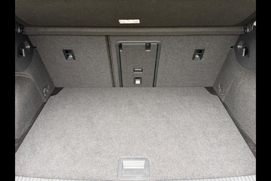 Volkswagen Golf 1.0 TSI Life, digitaal cockpit, stoelverwarming, sfeerverlichting, cruise controle