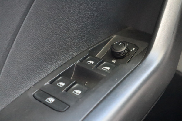 Volkswagen T-Cross 1.0 TSI Life | Carplay | ACC |