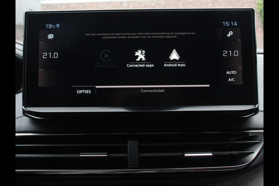 Peugeot 5008 1.2 PureTech GT Black Pack 7persoons Climate control Adaptive cruise control Achteruitrij camera Verwarmde voorstoelen Keyless Navigatie LED Apple Carplay/ Android Auto