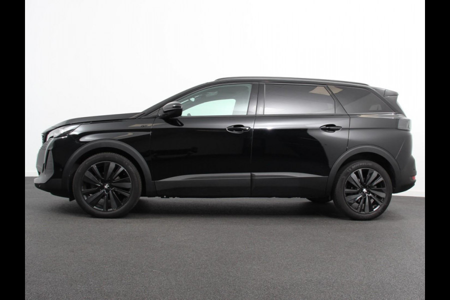 Peugeot 5008 1.2 PureTech GT Black Pack 7persoons Climate control Adaptive cruise control Achteruitrij camera Verwarmde voorstoelen Keyless Navigatie LED Apple Carplay/ Android Auto