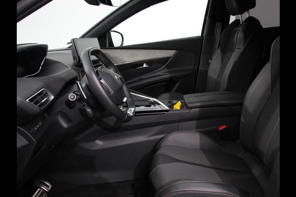 Peugeot 5008 1.2 PureTech GT Black Pack 7persoons Climate control Adaptive cruise control Achteruitrij camera Verwarmde voorstoelen Keyless Navigatie LED Apple Carplay/ Android Auto
