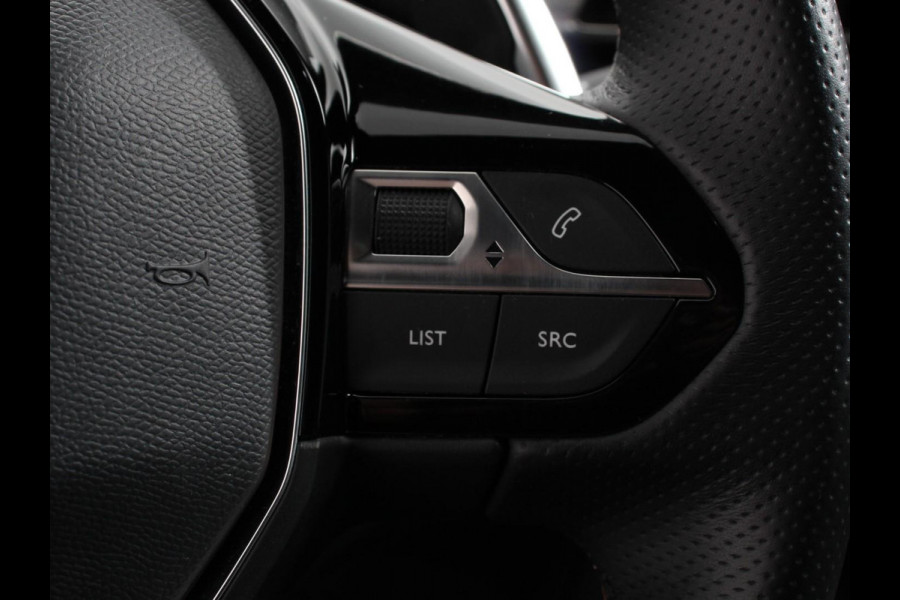 Peugeot 5008 1.2 PureTech GT Black Pack 7persoons Climate control Adaptive cruise control Achteruitrij camera Verwarmde voorstoelen Keyless Navigatie LED Apple Carplay/ Android Auto