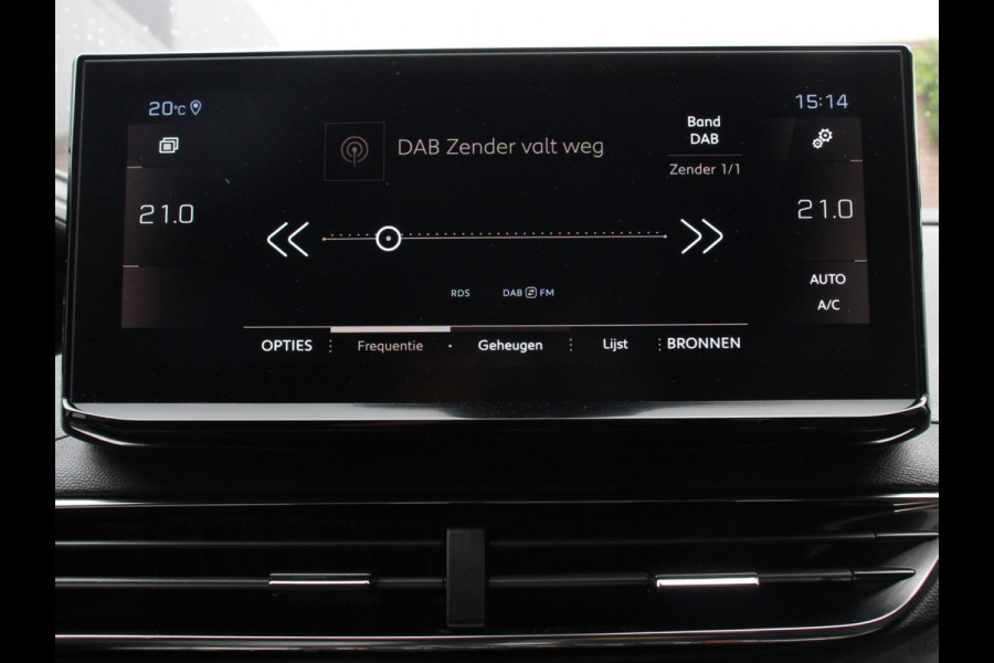 Peugeot 5008 1.2 PureTech GT Black Pack 7persoons Climate control Adaptive cruise control Achteruitrij camera Verwarmde voorstoelen Keyless Navigatie LED Apple Carplay/ Android Auto