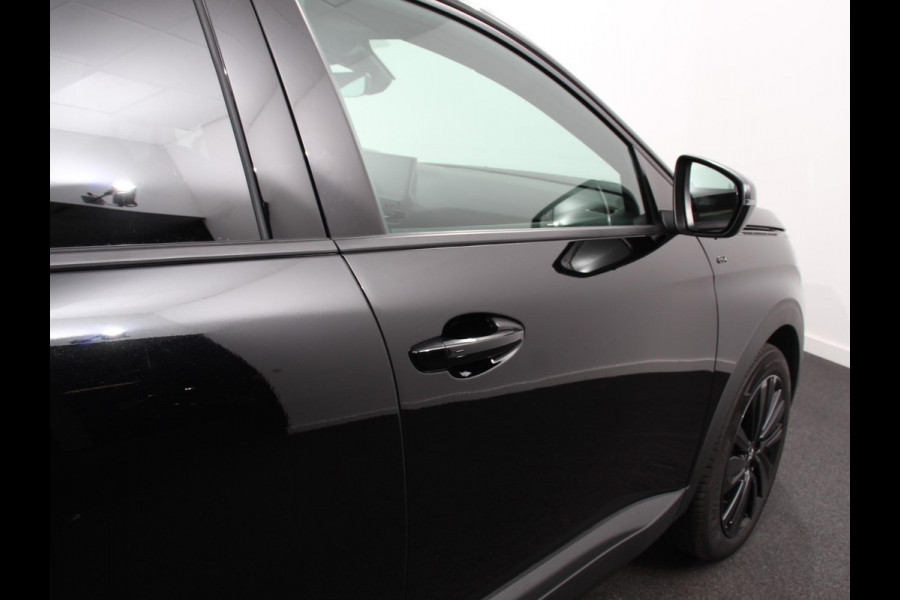 Peugeot 5008 1.2 PureTech GT Black Pack 7persoons Climate control Adaptive cruise control Achteruitrij camera Verwarmde voorstoelen Keyless Navigatie LED Apple Carplay/ Android Auto