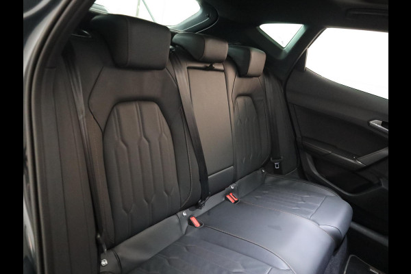 CUPRA Formentor 1.4 e-Hybrid VZ Performance 245 pk Automaat | Navigatie | Panoramadak | Parkeersensoren (Park assist) | Achteruitrijcamera | Lederen bekleding | Elektr. bestuurdersstoel met geheugen |