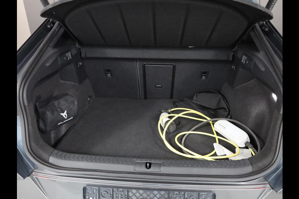CUPRA Formentor 1.4 e-Hybrid VZ Performance 245 pk Automaat | Navigatie | Panoramadak | Parkeersensoren (Park assist) | Achteruitrijcamera | Lederen bekleding | Elektr. bestuurdersstoel met geheugen |