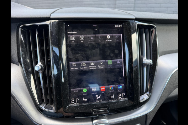 Volvo XC60 2.0 D4 Momentum | Camera | Navigatie | Lederen Bekleding | Elektrische Achterklep | Trekhaak |