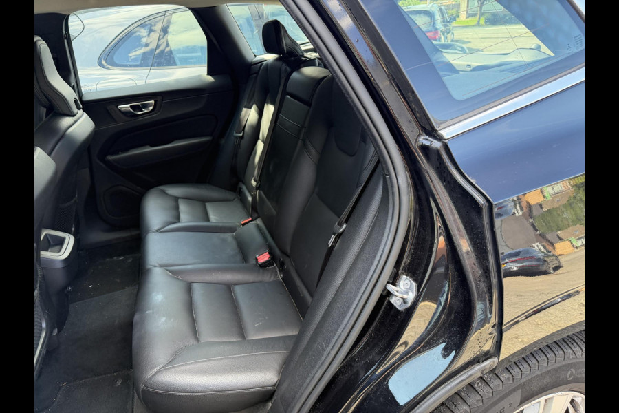 Volvo XC60 2.0 D4 Momentum | Camera | Navigatie | Lederen Bekleding | Elektrische Achterklep | Trekhaak |