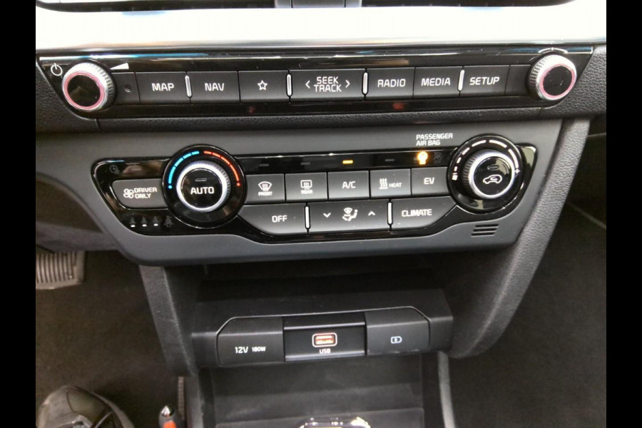 Kia e-Niro DynamicPlusLine 64 kWh | SOH 100% | Trekhaak met Afneembare Kogel | Navigatie | Schuif -Kantel Dak | WORDT VERWACHT