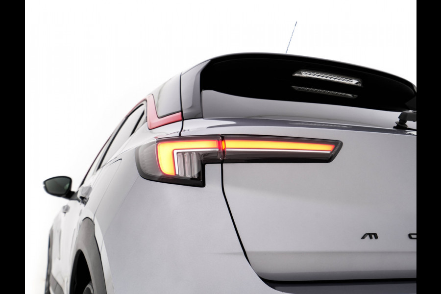 Opel Mokka Electric Level 4 50 kWh [3-Fase-11kW] {SoH-95%} (INCL.BTW) Aut. *HEATPUMP | LEATHER-FABRIC | DIGI-COCKPIT | FULL-LED | CAMERA | COMFORTSEATS | KEYLESS | DAB+ | ECC | CRUISE | 17''ALU*