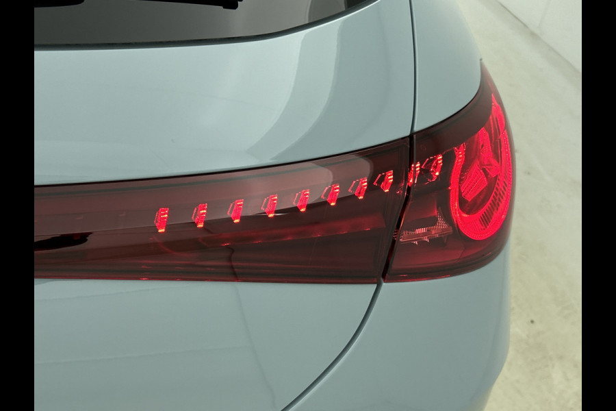 Mercedes-Benz CLA-Klasse Shooting Brake 250+ Business Solution AMG 85 kWh | Nightpakket | Trekhaak | Vast panoramadak | 18 inch vijfspaaks lichtmetalen AMG-velgen | URBAN GUARD | Massagefunctie | Sierdelen in openporig bruin eikenhout |