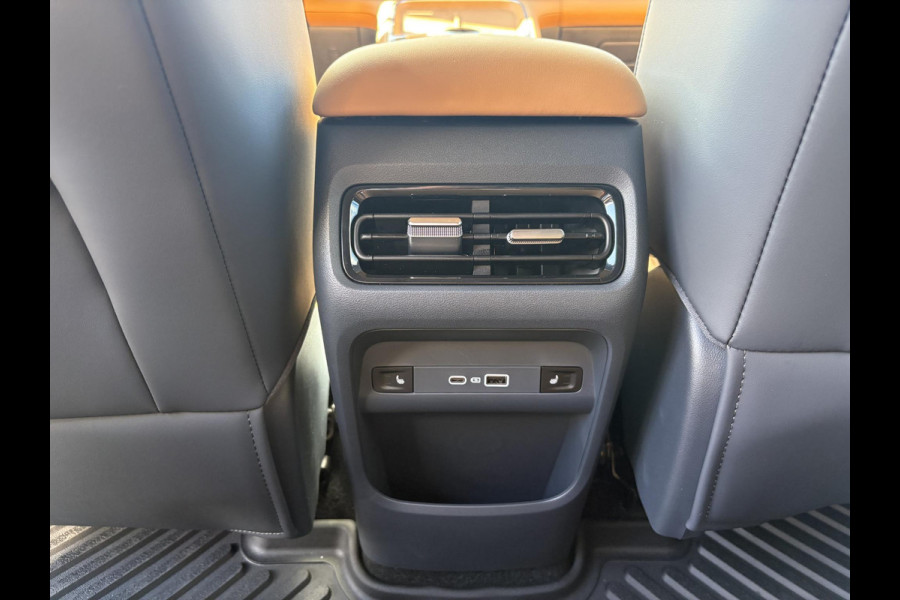 GEELY Starray EM-i 1.5 Max+ 262 PK | Panoramadak | Stoelverwarming & verkoeling | 136Km elektrisch bereik | 360 Camera | Achterbank verwarmd | Parkeersensoren | 19 Inch LMV |