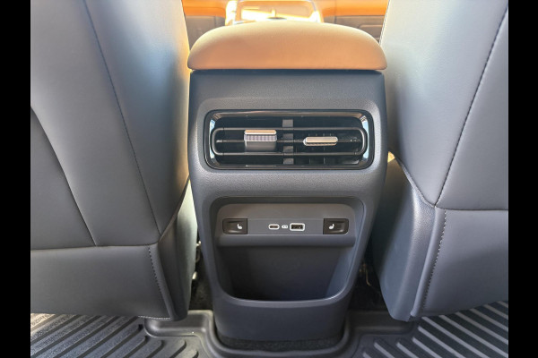 GEELY Starray EM-i 1.5 Max+ 262 PK | Panoramadak | Stoelverwarming & verkoeling | 136Km elektrisch bereik | 360 Camera | Achterbank verwarmd | Parkeersensoren | 19 Inch LMV |
