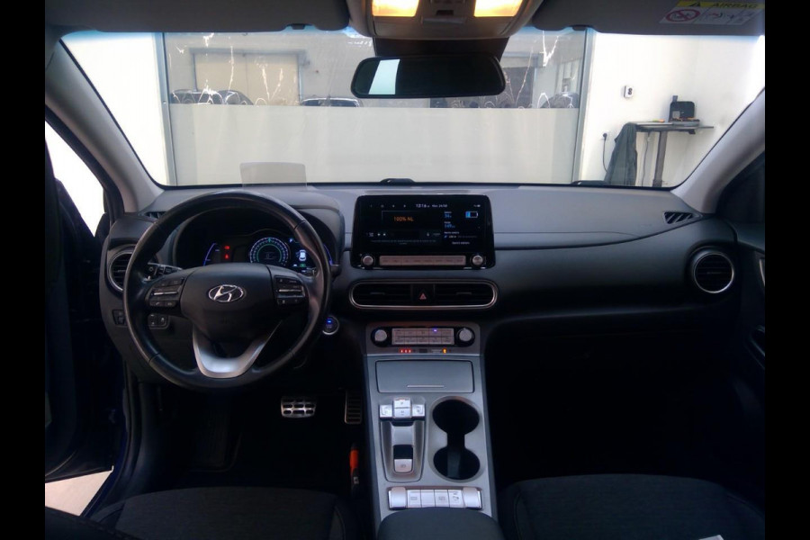 Hyundai Kona EV Fashion 64 kWh | SOH 100% | Navigatiesysteem | Parkeersensoren |