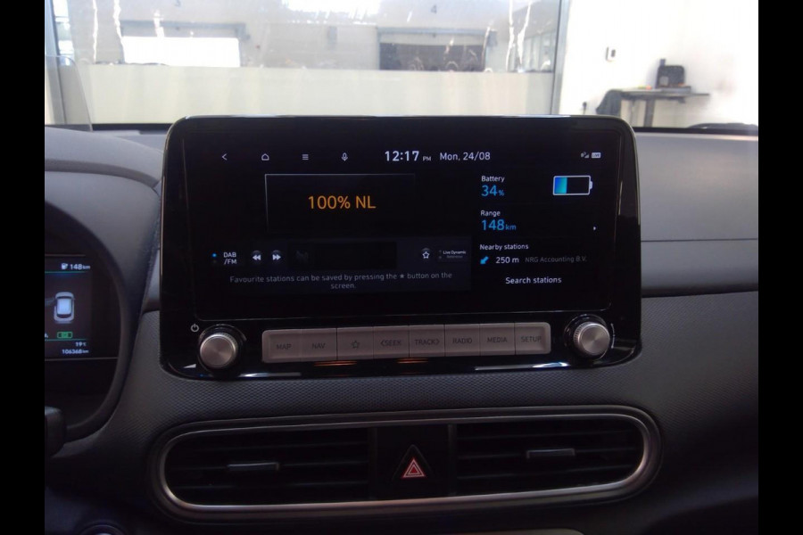 Hyundai Kona EV Fashion 64 kWh | SOH 100% | Navigatiesysteem | Parkeersensoren |