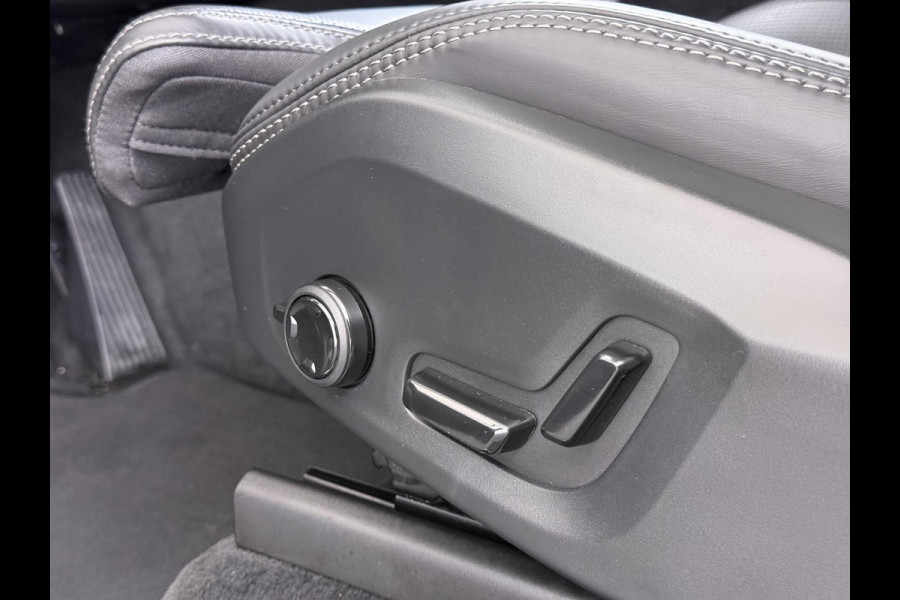 Volvo XC90 2.0 T8 Plug-in hybrid AWD Ultra Dark BOWERS & WILKINS| LUCHTVERING| STOELVENTILATIE| ELEKTRISCHE TREKHAAK| 7 PERSOONS| MASSAGESTOELEN NAPPALEDER| HEAD-UP DISPLAY| PANORAMADAK| FULL OPTIONS|