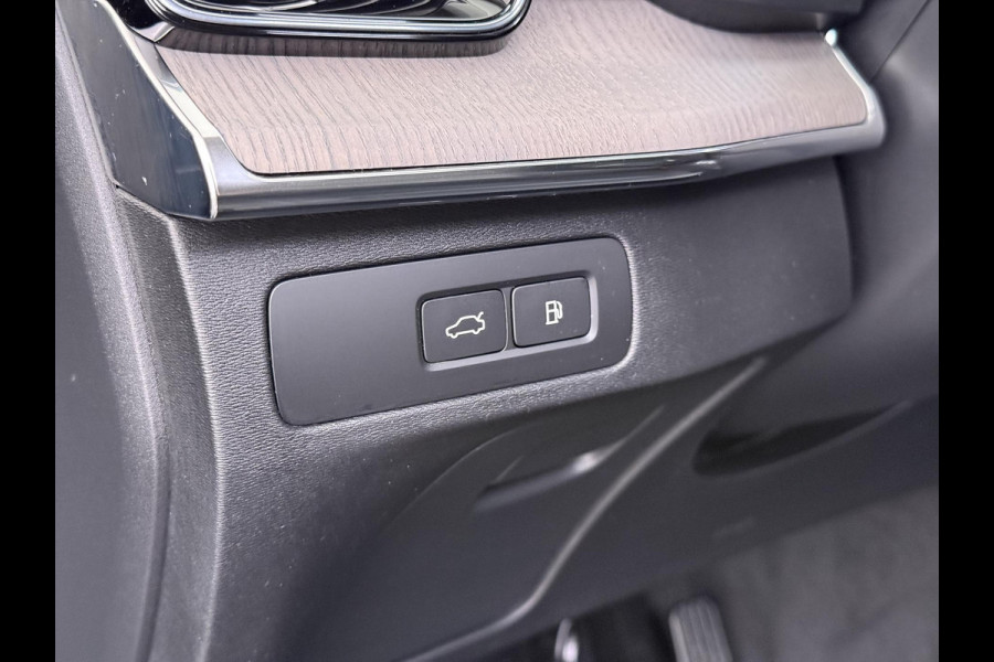 Volvo XC90 2.0 T8 Plug-in hybrid AWD Ultra Dark BOWERS & WILKINS| LUCHTVERING| STOELVENTILATIE| ELEKTRISCHE TREKHAAK| 7 PERSOONS| MASSAGESTOELEN NAPPALEDER| HEAD-UP DISPLAY| PANORAMADAK| FULL OPTIONS|